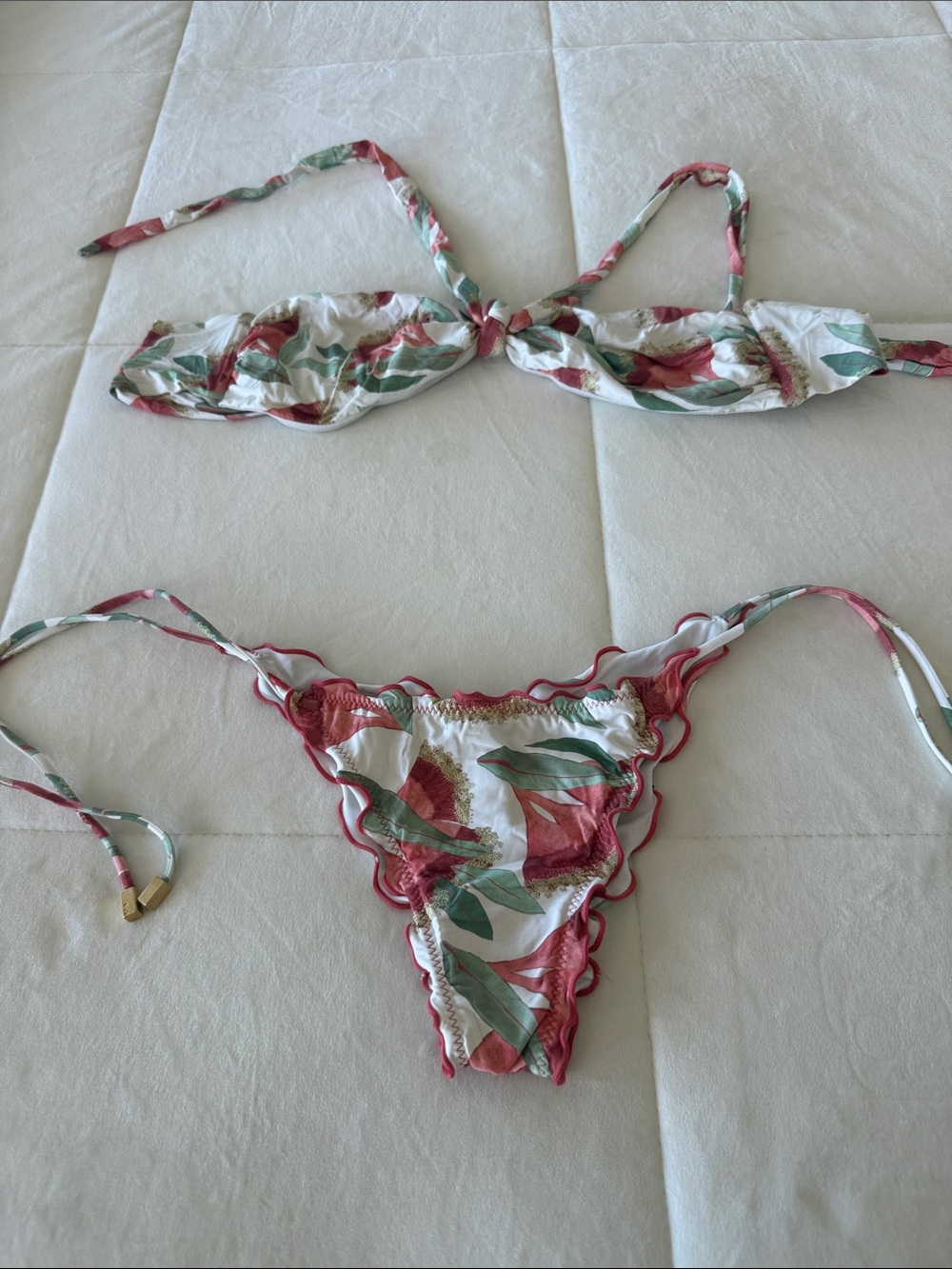 Vix Floral Tie-Back Bikini in White, Red & Green